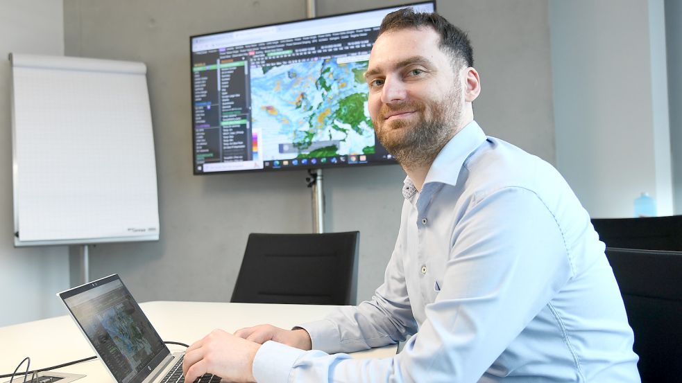 Stephan Späth, Meteorologe der EWE Trading GmbH in Bremen. Foto: Ellinger