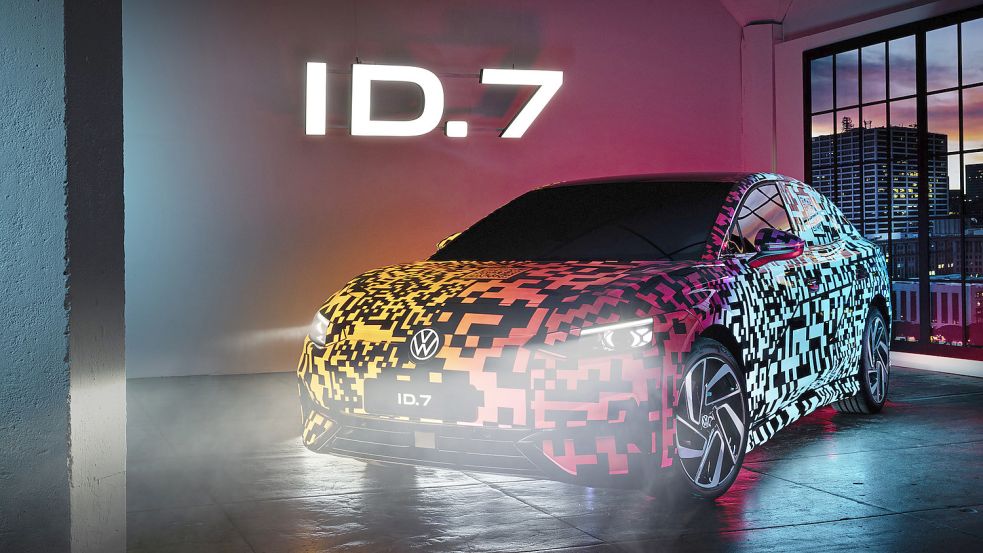 Der ID.7 in Las Vegas: Bei der Aufnahme handelt es sich um eine getarnte seriennahe Studie. Das Fahrzeug wird so nicht zum Verkauf angeboten. Foto: Volkswagen AG