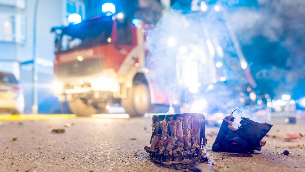 In Bremen gab es unter anderem in Kattenturm Attacken gegen die Feuerwehr. Foto: IMAGO/Marius Schwarz
