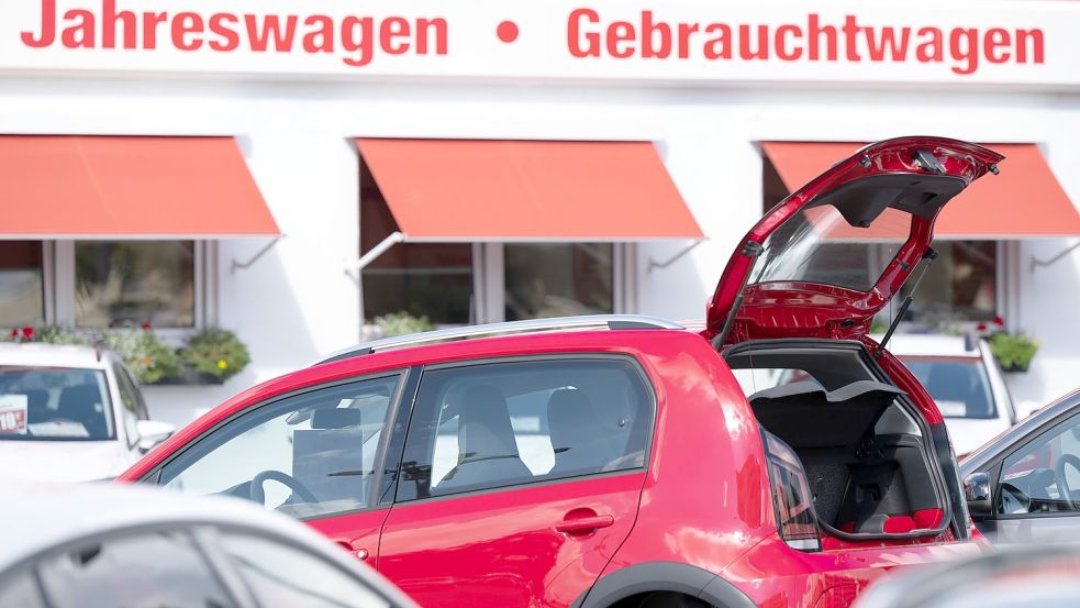 Die Preise für Gebrauchtwagen sind im Vergleich zum Vorjahr noch einmal stark gestiegen. Foto: Sebastian Kahnert/dpa