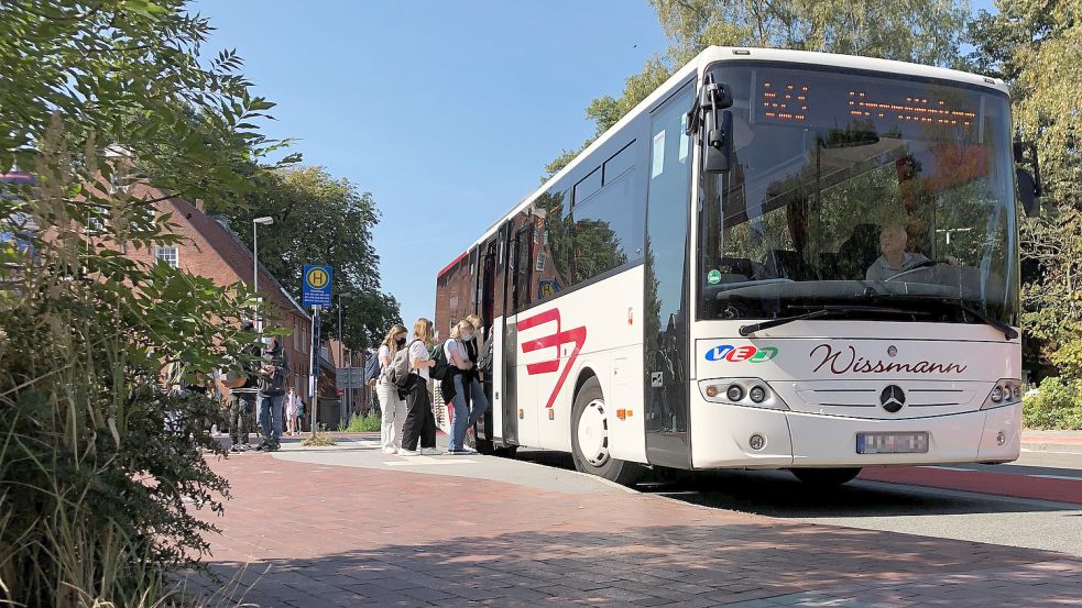 Jugendliche können seit August mit ihrer Fahrkarten den Bus auch außerhalb von Schul- und Arbeitszeiten nutzen. Foto: Kraft/Archiv