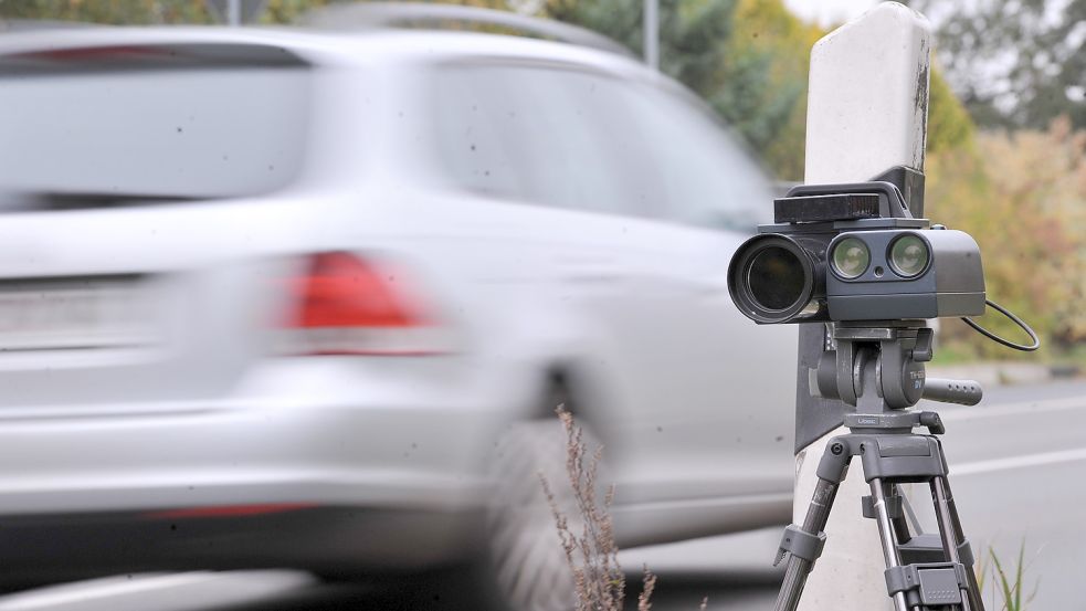 Neben mobilen Geräten werden auch halbstationäre und stationäre Blitzer eingesetzt. Archivfoto: Ortgies