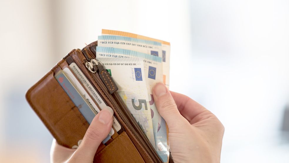 Es ist einfacher als gedacht: Bei welchen Krankenkassen Versicherte durch Prämien Geld bekommen können. Foto: imago images/Fotostand/K. Schmitt