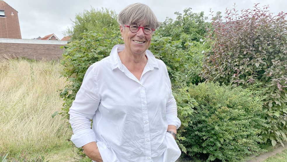 Monika Kasten sucht in Norddeich nach „Leihomas und -opas“. Foto: Paulsen