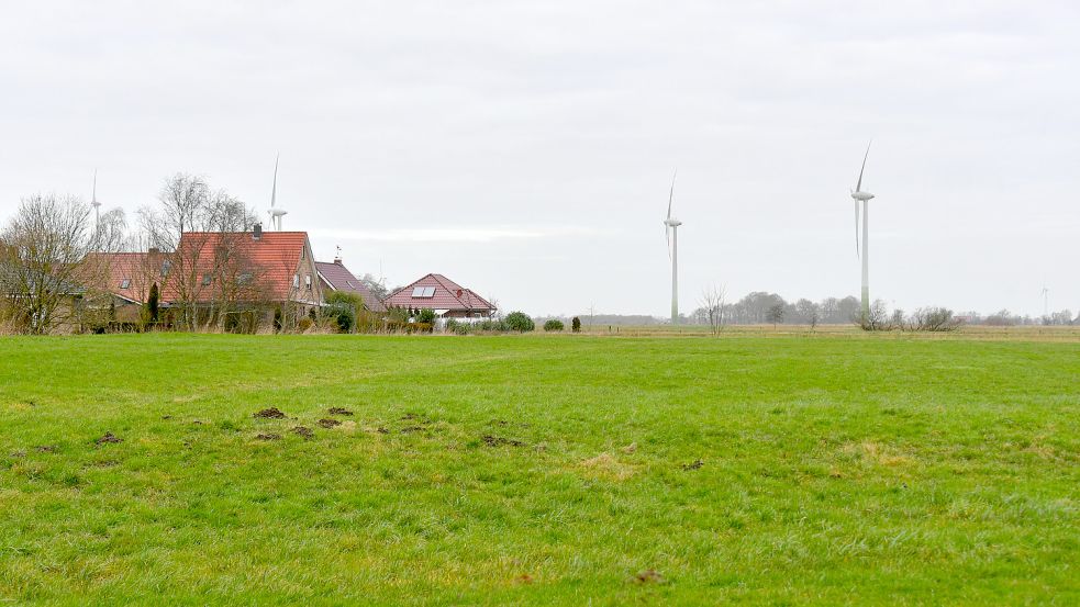 In den Gemeinden Hinte und Krummhörn sollen neue Bauplätze entstehen, wie zum Beispiel hier in Groß-Midlum. Archivfoto: Wagenaar
