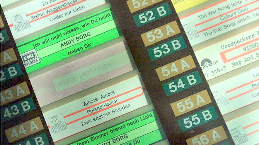 Die alte Musikbox geht nicht mehr. Die Nadel ist kaputt. Aber es achtet eh niemand auf die Musik. Foto: Archiv