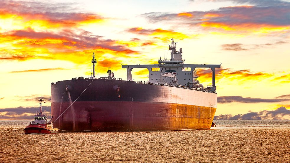 Per Schiff exportierte Russland in der Vergangenheit Öl oder Diesel. Besonders Deutschland war davon abhängig. Wegen des Ukraine-Krieges wurden Sanktionen verhängt. Trotzdem ist ein Diesel-Tanker auf dem Weg nach Wilhelmshaven. Foto: imago images/Nightman1965