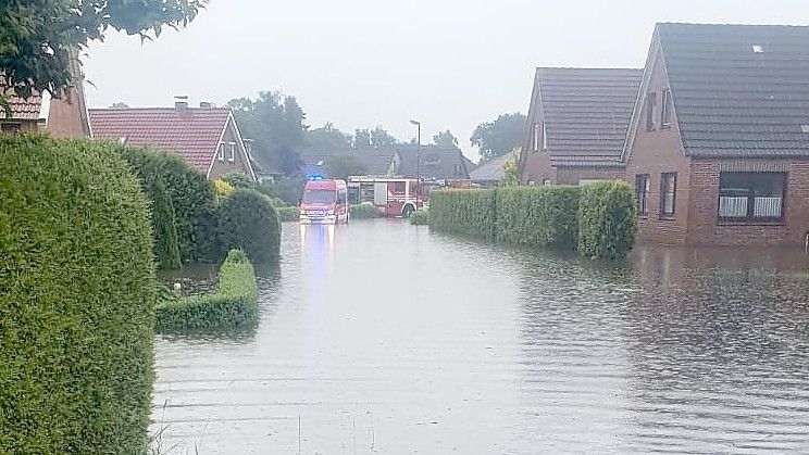 Einige Straßenzüge im Wittmunder Ortsteil Burhafe werden bei Starkregen schnell überflutet. Foto: privat