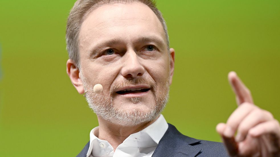 Bundesfinanzminister war wegen eines Grußwortes für eine Karlsruher Privatbank unter Druck geraten. Foto: dpa/Bernd Weißbrod
