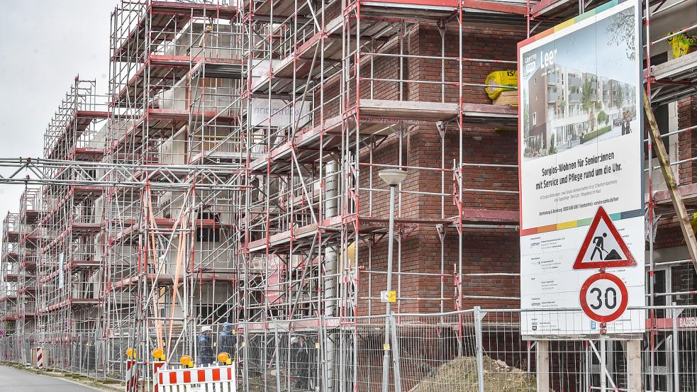 Auf dem einstiegen MZO-Gelände sind die Bauarbeiten für das Seniorenzentrum, das Convivo betreiben wollte, schon weit gediehen. Foto: Ortgies/Archiv