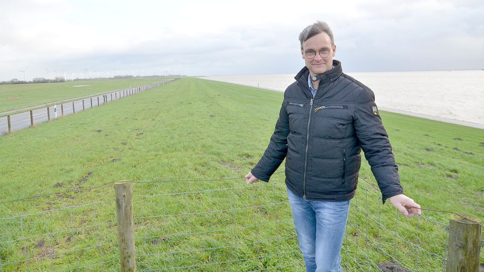 Gerd-Udo Heikens hat seit Kurzem bei der Deichacht Krummhörn das Sagen. Foto: Hillebrand