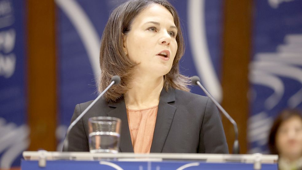 Außenministerin Annalena Baerbock bei der Parlamentarischen Versammlung des Europarats. Foto: dpa/AP/Jean-Francois Badias