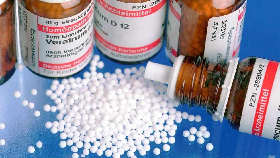 Einige Krankenkassen erstatten Ausgaben für homöopathische Arzneimittel, obwohl es keine Belege dafür gibt, dass diese über den Placebo-Effekt hinaus wirken. Foto: Imago Images/photothek