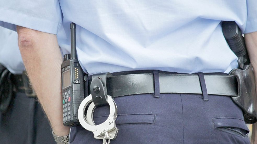 Für Polizeibeamte gehört ein gewisses Verletzungsrisiko auf Streife oder bei Ausweiskontrollen zum Berufsalltag. Symbolfoto: Pixabay