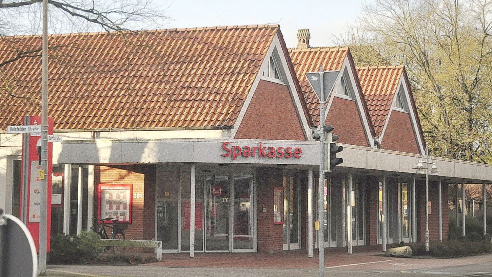 Der Sparkassen-Standort an der Heisfelder Straße wird wieder geöffnet. Foto: Wolters/ Archiv