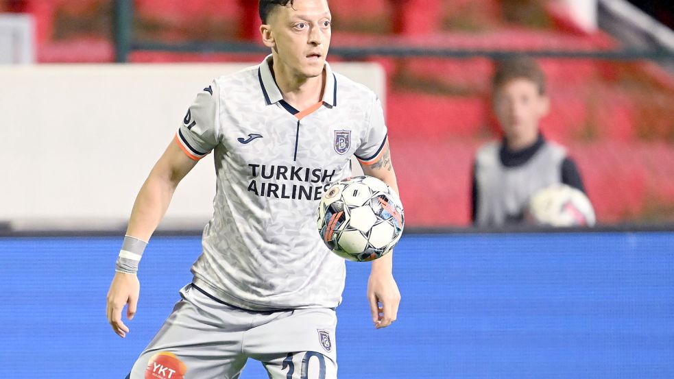 Mesut Özil spielte zuletzt in Istanbul bei Basaksehir. Foto: imago-images/ANP