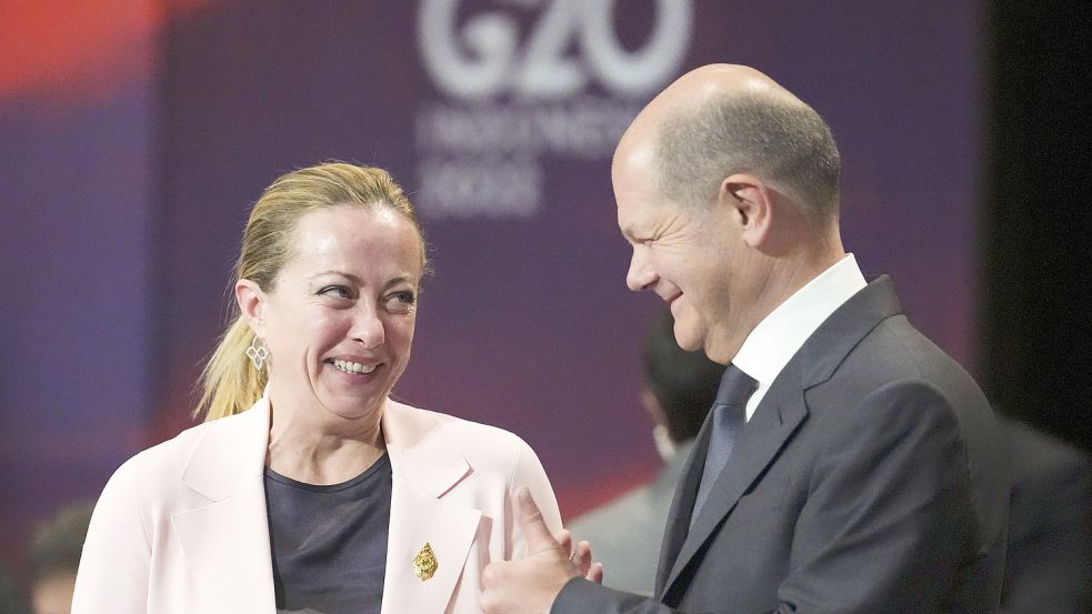 Beim G20-Gipfel im November 2022 in Indonesien waren Giorgia Meloni und Bundeskanzler Olaf Scholz bereits aufeinander getroffen, nun kommt Italiens Ministerpräsidentin zum ersten Staatsbesuch nach Berlin. Foto: Sean Kilpatrick/dpa