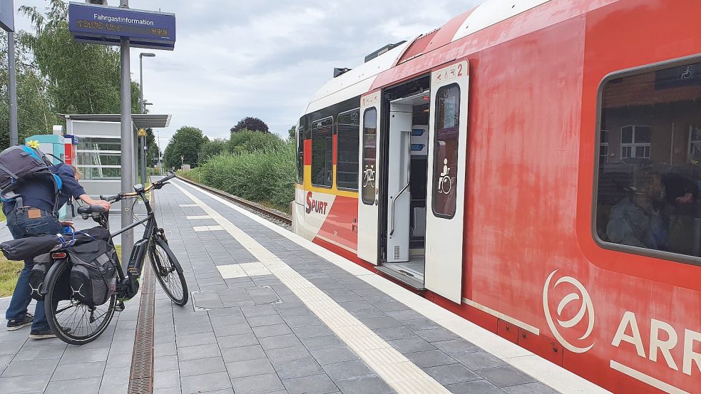 Ähnlich wie der Bahnhaltepunkt in Weener soll auch die Anlage in Bunde gestaltet werden. Foto: Archiv