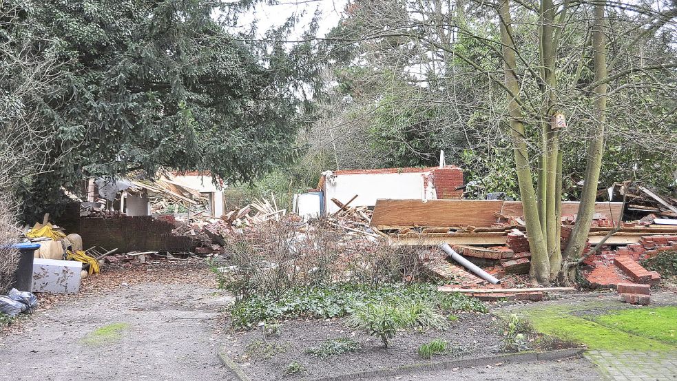 Mehr als ein Haufen Schutt blieb von dem denkmalgeschützten Haus nicht übrig. Foto: Wolters