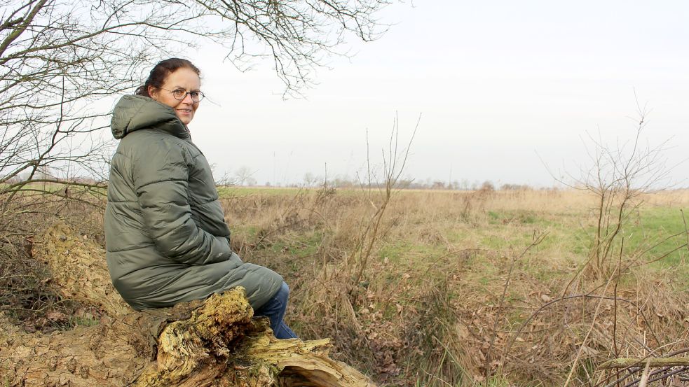 Von ihrem Garten aus schaut Regina Meinen nicht etwa auf die Häuser oder Gartenzäune von Nachbarn, sondern auf weite Felder. Fotos: Heinig