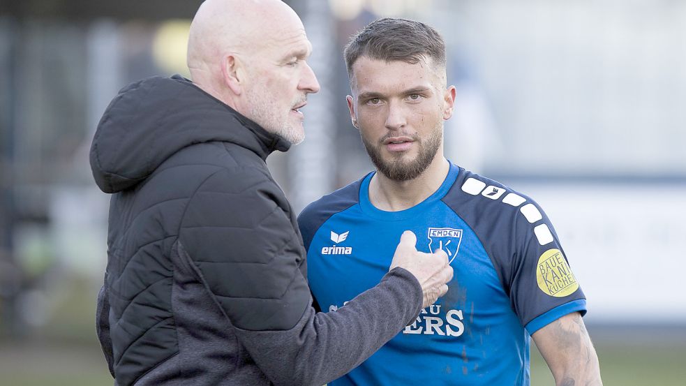 Stefan Emmerling feiert an diesem Freitag seinen 57. Geburtstag. Am Sonntag dürfte er wie gegen Jeddeloh auch wieder auf Neuzugang Ilyas Bircan setzen. Foto: Doden/Emden