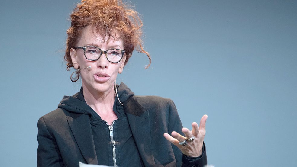 Schriftstellerin Sibylle Berg nimmt Choreographen nach Hundekot-Attacke in Schutz. Foto: dpa/Soeren Stache