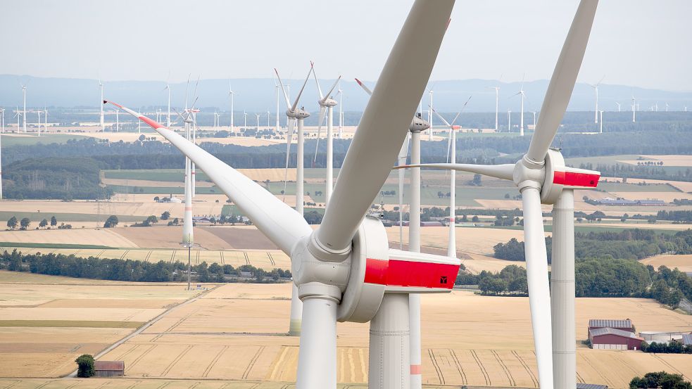 Droht die „Verspargelung“ der Landschaft durch die Energiewende? Die Windenergie soll in Deutschland schließlich bald deutlich mehr Strom liefern. Foto: dpa