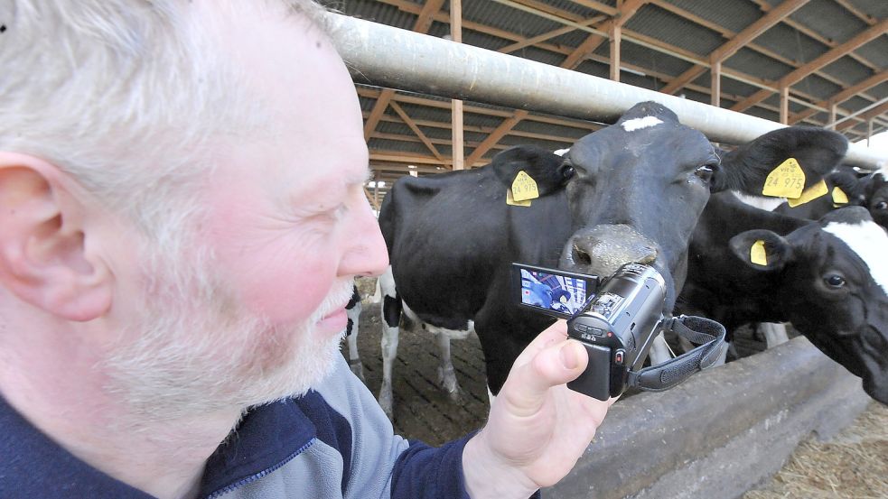 Amos Venema möchte erneuerbare Energien auf seinem Hof einsetzen. Das geht allerdings nicht ohne weiteres. Foto: Ortgies/Archiv