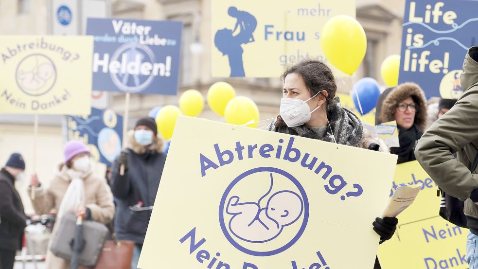 „Abtreibung? Nein Danke!“: Vielerorts kommt es zu Protesten gegen Schwangerschaftsabbrüche. Foto: dpa/Tobias Hase