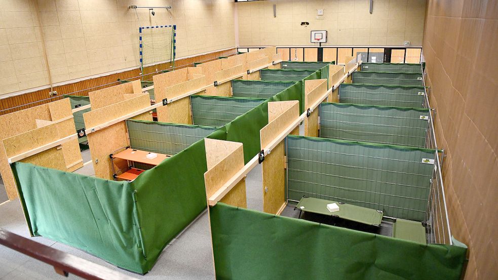 Im März 2022 hatte der Landkreis Leer die BBS-Halle für die Unterbringung von Ukrainern hergerichtet. Foto: Stromann/Archiv