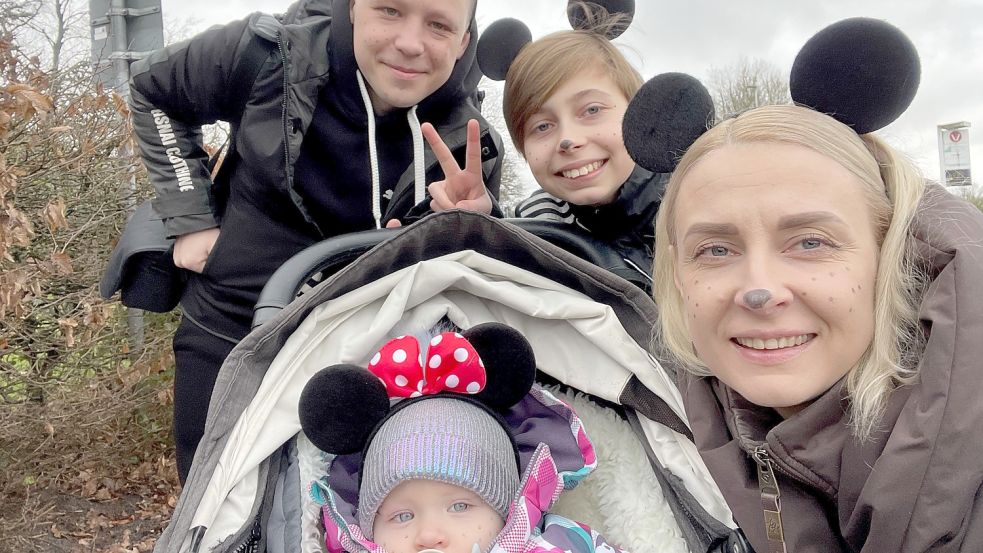 Nach fast einem Jahr konnte Vater Roman Levyk seine Kinder Artem und Emilia sowie seine Frau Oleksandra endlich wiedersehen. Foto: privat