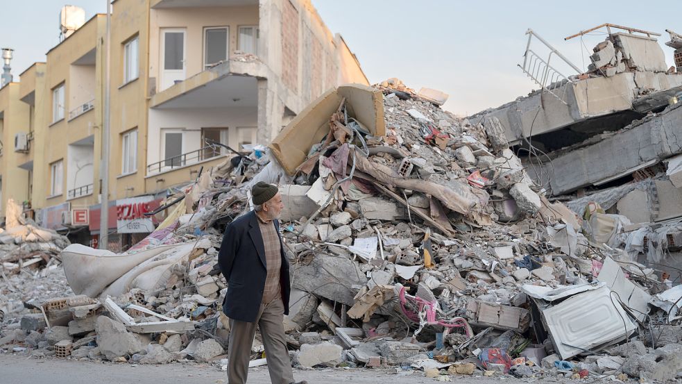 Viele Häuser wurden durch die verheerenden Beben zerstört. Foto: David Zorrakino/EUROPA PRESS/dpa