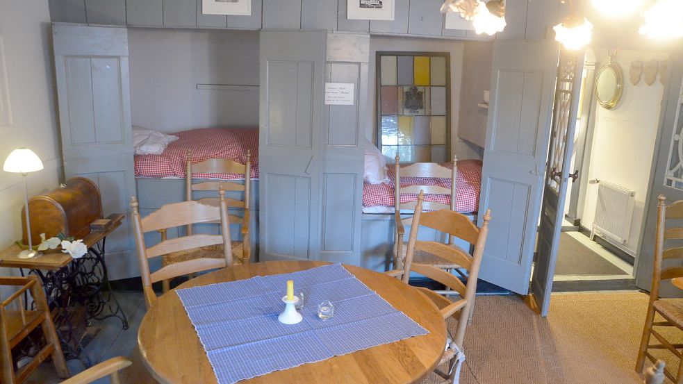 Blick ins Innere von "Poppinga's Alte Bäckerei" mit den "Schlafbutzen".Foto: Wagenaar/Archiv