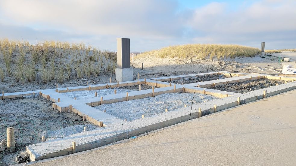 Zurzeit werden die neuen Fundamente an der Plaza gebaut. Die sind sichtlich höher als die Kante der Plaza. Foto: Rebecca Kresse