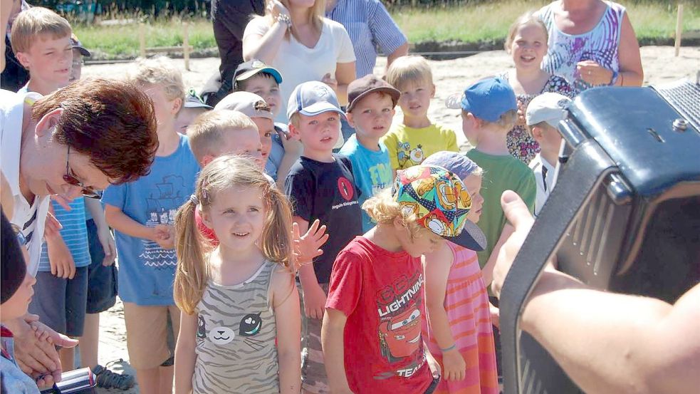 Für das Familienzentrum soll nach dem Willen der CDU eine Nutzungspauschale erhoben werden. Das Foto zeigt eine Gruppe des Kindergarten Pinguin, der in der Einrichtung untergebracht ist.