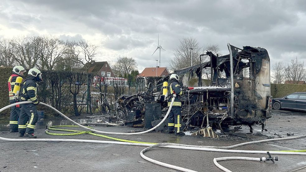 Das Wohnmobil wurde komplett zerstört. Foto: Heinig