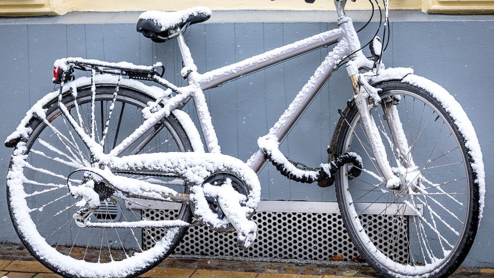 Der Wintereinbruch im März hat auch Ostfriesland Schnee gebracht. Foto: Büttner/dpa