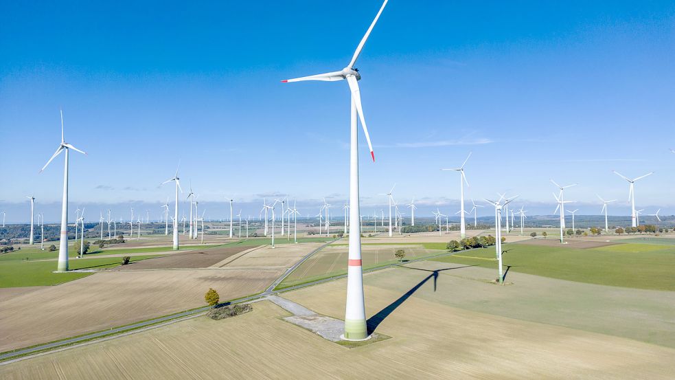 Windpark bei Lichtenau in Nordrhein-Westfalen. Foto: Imago Images / Jochen Tack