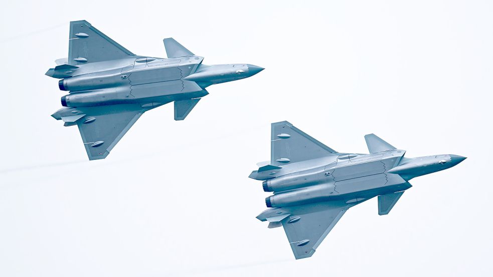 Tarnkappenjets in Aktion anlässlich der Internationalen Ausstellung für Luft- und Raumfahrt in China. Foto: picture alliance/dpa/XinHua/Deng Hua