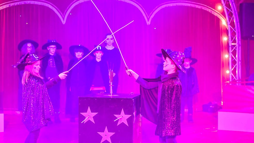 Auch Zaubern war Teil der Shows. Foto: Ortgies