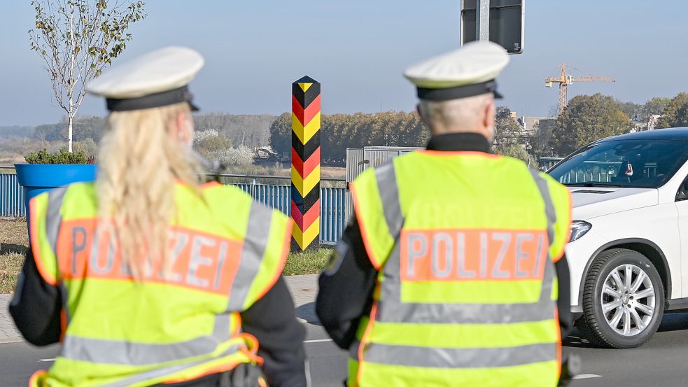 Bundespolizei an der deutsch-polnischen Grenze: Pro Woche werden an den deutschen Außengrenzen mehrere Hundert illegale Grenzübertritte festgestellt. Foto: dpa-Zentralbild