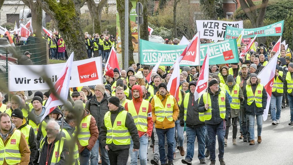 In der vergangenen Woche schlängelte sich ein Protestzug auch durch Leer. Foto: Archiv/Ortgies