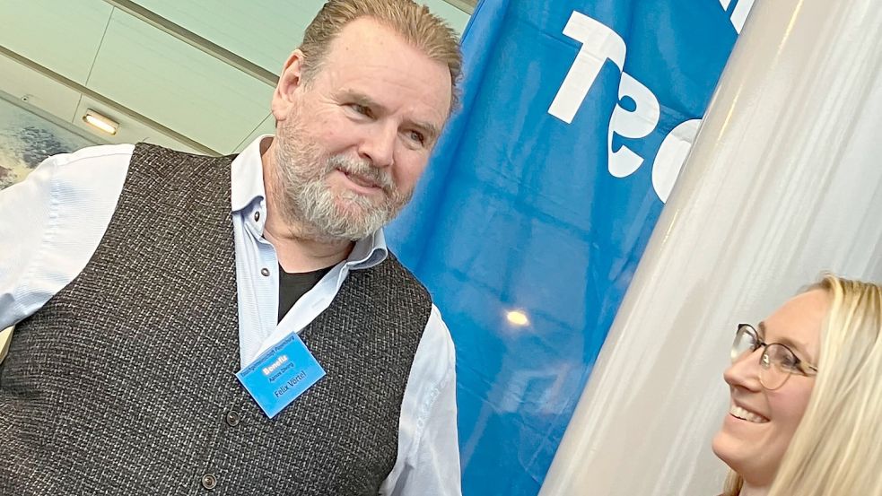 Den Startschuss gab der bekannte Schauspieler Felix Vörtler. Foto: Kierstein