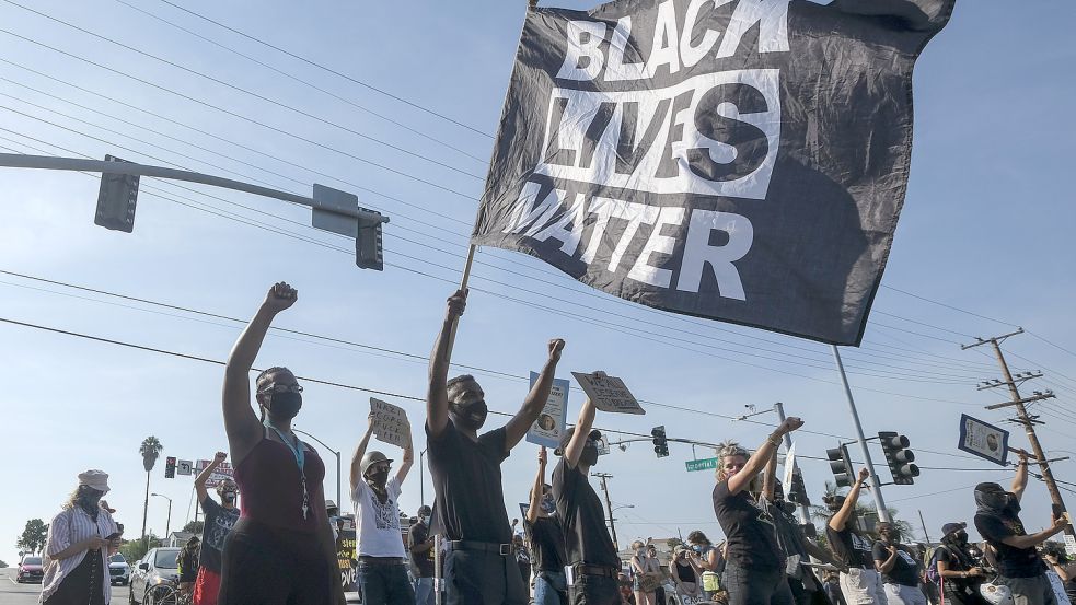 Um T-Shirts und andere Artikel damit bedrucken zu können, wollte Black Lives Matter sein Logo eintragen lassen. Foto: dpa/ZUMA Wire