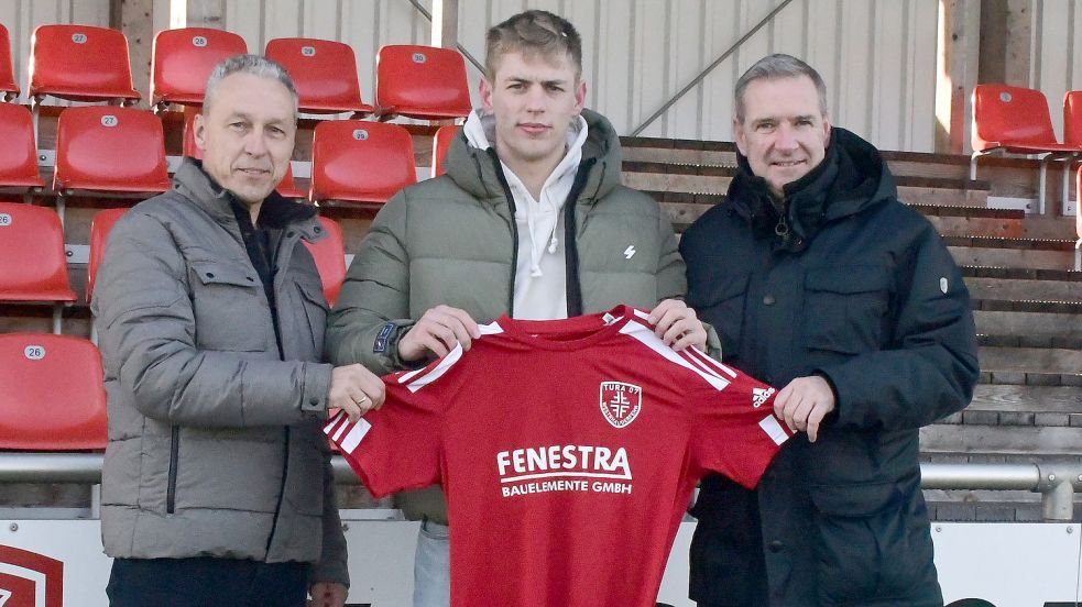 Fabian Wendt (Mitte) mit Matthias Schulte links und Frank Bohlmann. Foto: Damm