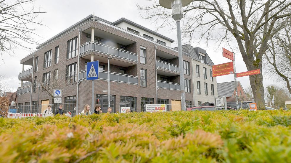 Wer eine Wohnung im Auricher Stadthaus ergattert hat, hat künftig kurze Wege zu Geschäften vor sich. Foto: Ortgies