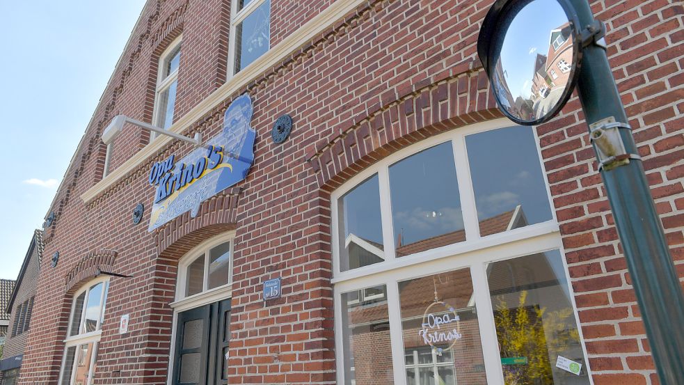 Die Leerstände in Ditzum mehren sich: Opa Krinos Bäckerei und Café hat schon geschlossen und auch die Kultkneipe „Fliegender Holländer“ in Ditzum macht dicht.
