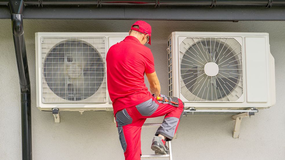 Eine Wärmepumpe oder doch noch eine neue Gasheizung? Vor dieser Frage stehen derzeit zahlreiche Menschen in Deutschland. Foto: Colourbox.de/ Tomasz Zajda Virrage Images