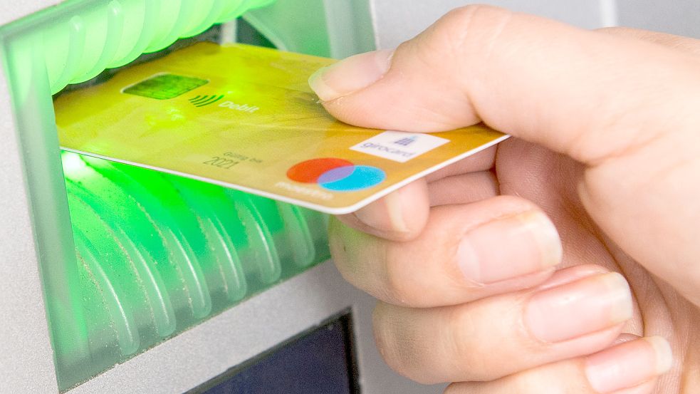 Das Bankwesen hat sich gewandelt – Geld und der Umgang damit ist digitaler geworden. Was wird aus den Filialen? Foto: Nolte/dpa