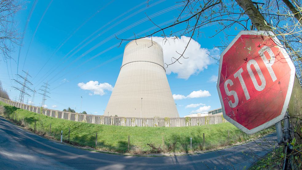 Aus das Kernkraftwerk Lingen geht an diesem Samstag vom Netz. Kurz vor dem Ende wird um den deutschen Ausstieg aus der Kernenergie noch einmal heftig gestritten. Foto: IMAGO/osnapix / Titgemeyer